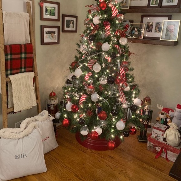 Pottery Barn Handcrafted Red Metal Tree Collar 🎄🎅🏻 - Picture 7 of 8